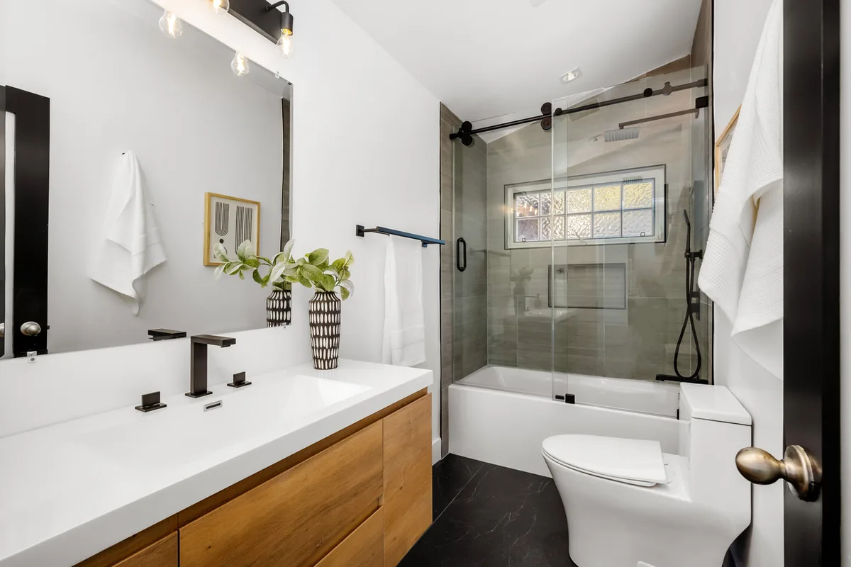 Honest bathroom remodeling consultation in Lincoln, NE
